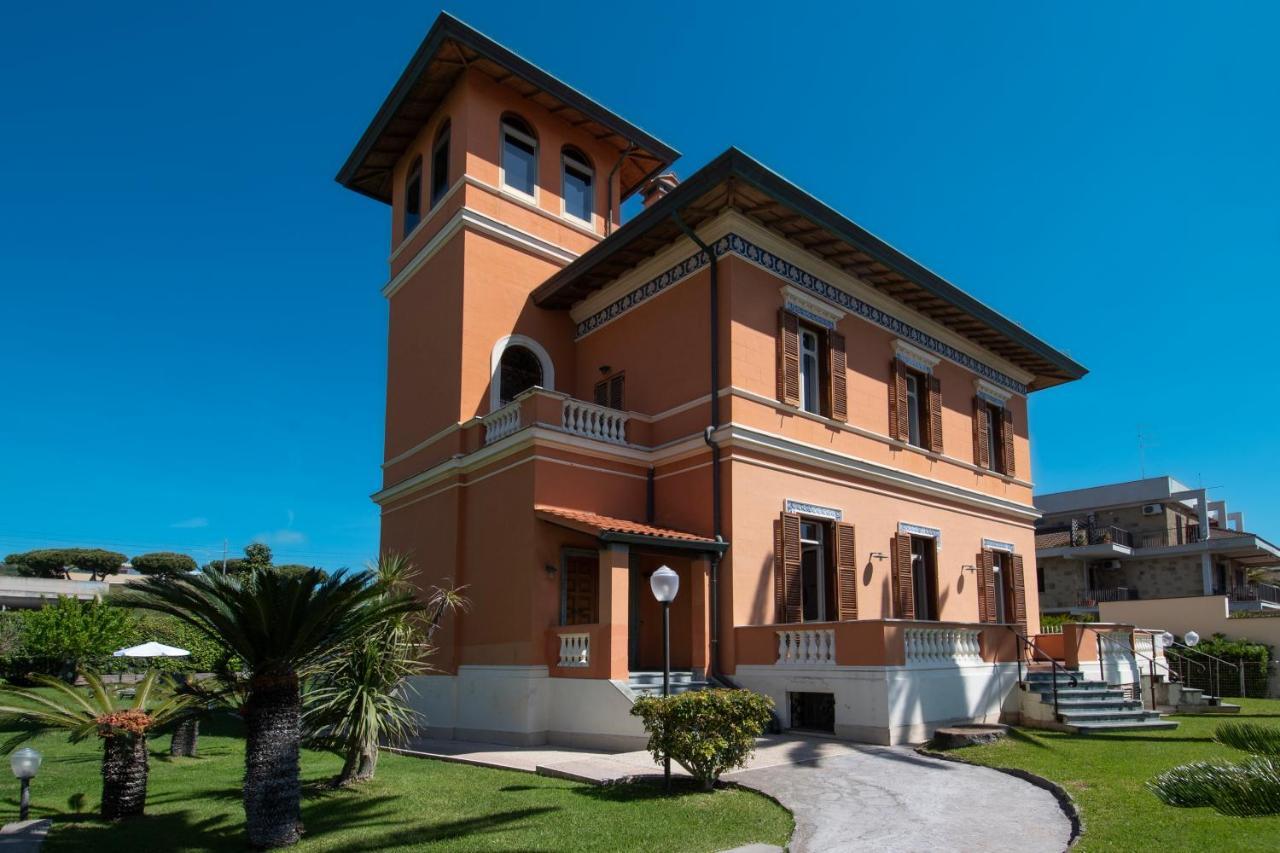 Palazzo Moresco Santa Marinella Exterior photo