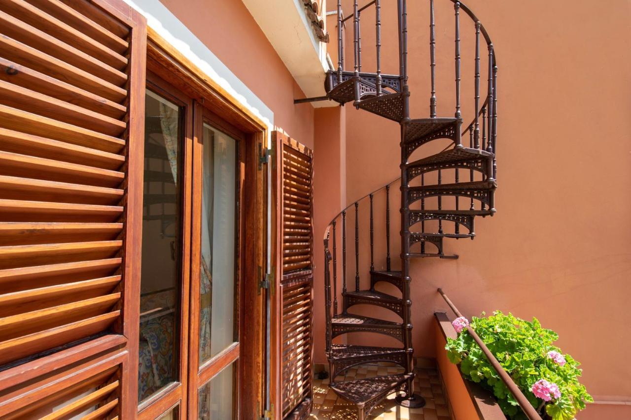 Palazzo Moresco Santa Marinella Exterior photo